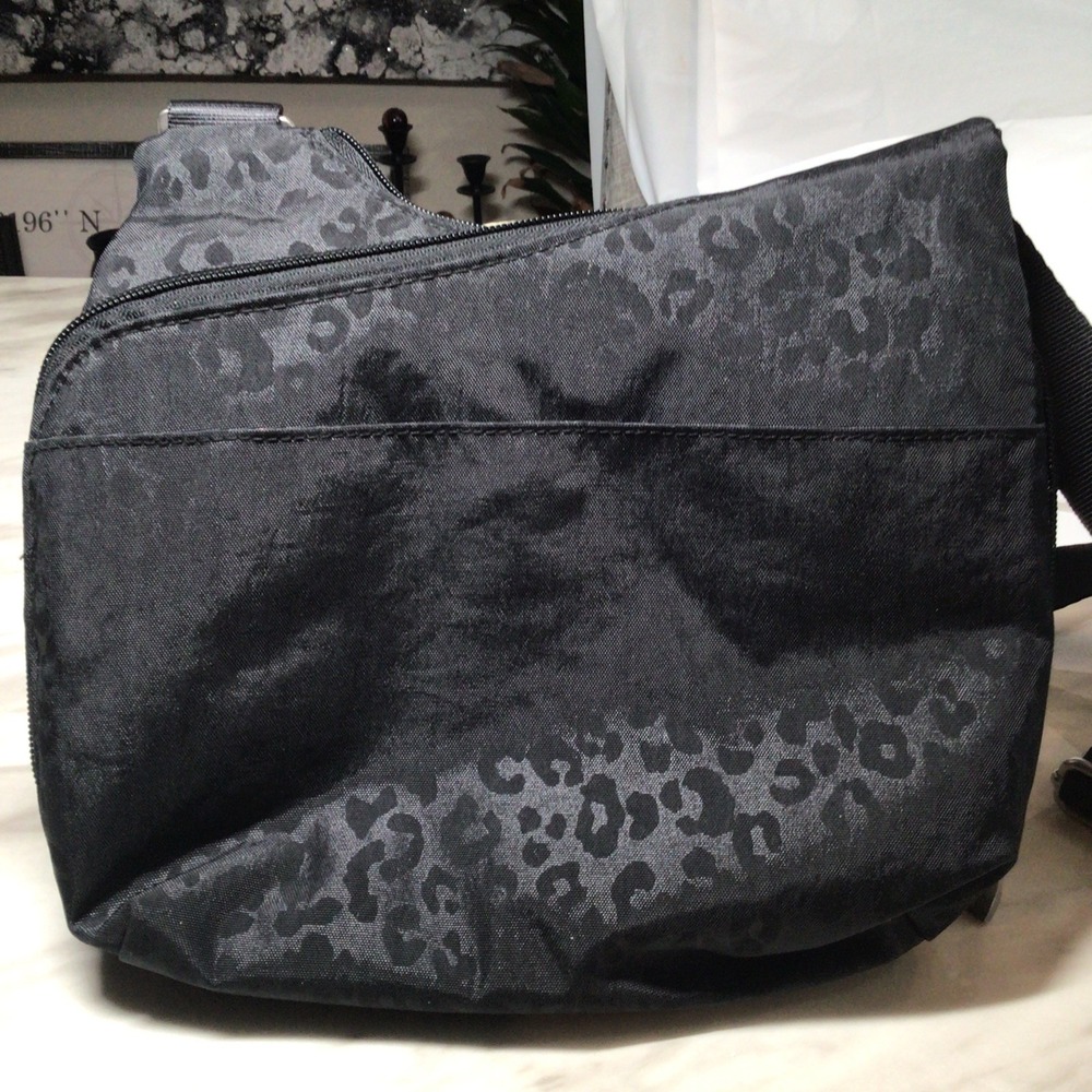 Black Baggalini Crossover with Zippers and Magnetic Closure Leopard Print - Picture 10 of 16